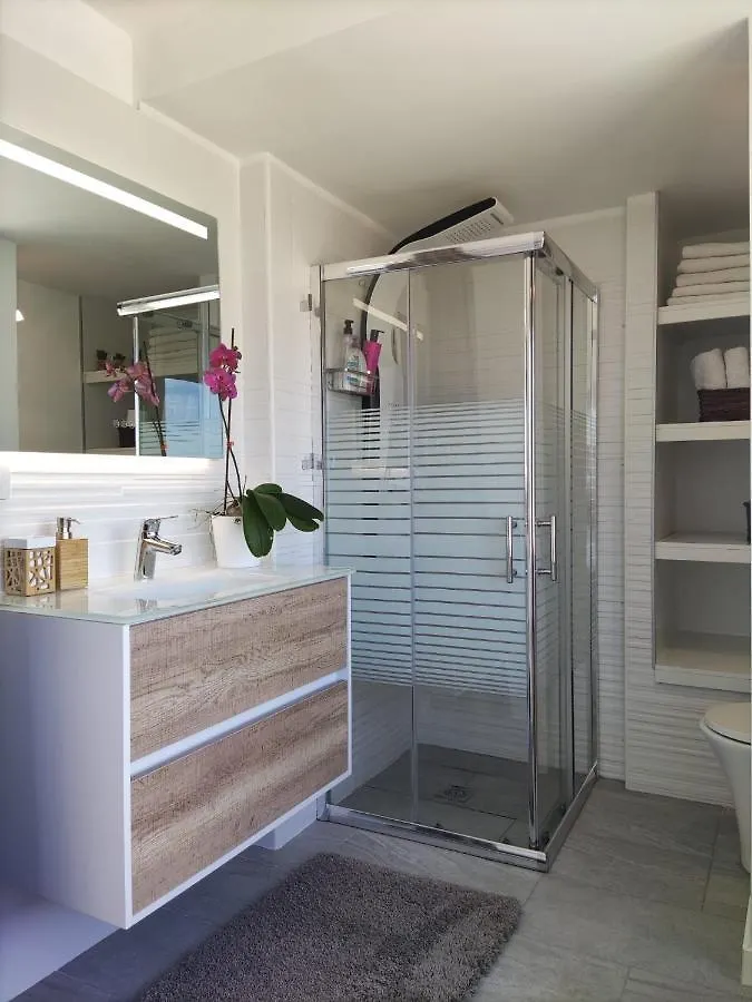 Apartamento Ático Orquídea El Médano 0*,